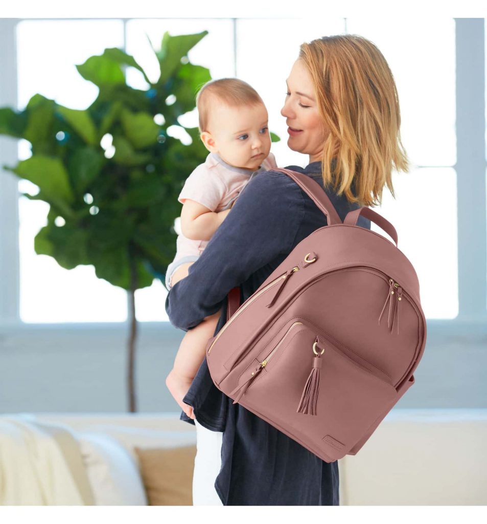 Trendy Diaper Bags For Stylish Fashionable Moms. I've rounded up the most stylish diaper bags available at a reasonable price!  These cute bags will keep you feeling like the trendsetting mamma you are!